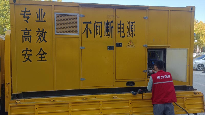 凤台柴油发电机组和UPS电源配合使用时，如何避免切换过程中的电力中断？