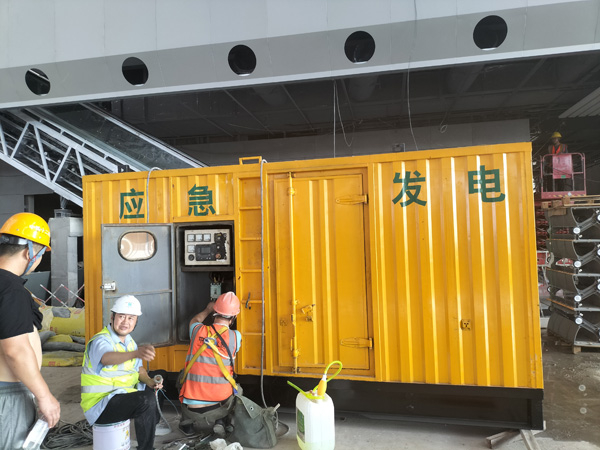 凤台怎样判断空气滤清器是否需要更换？